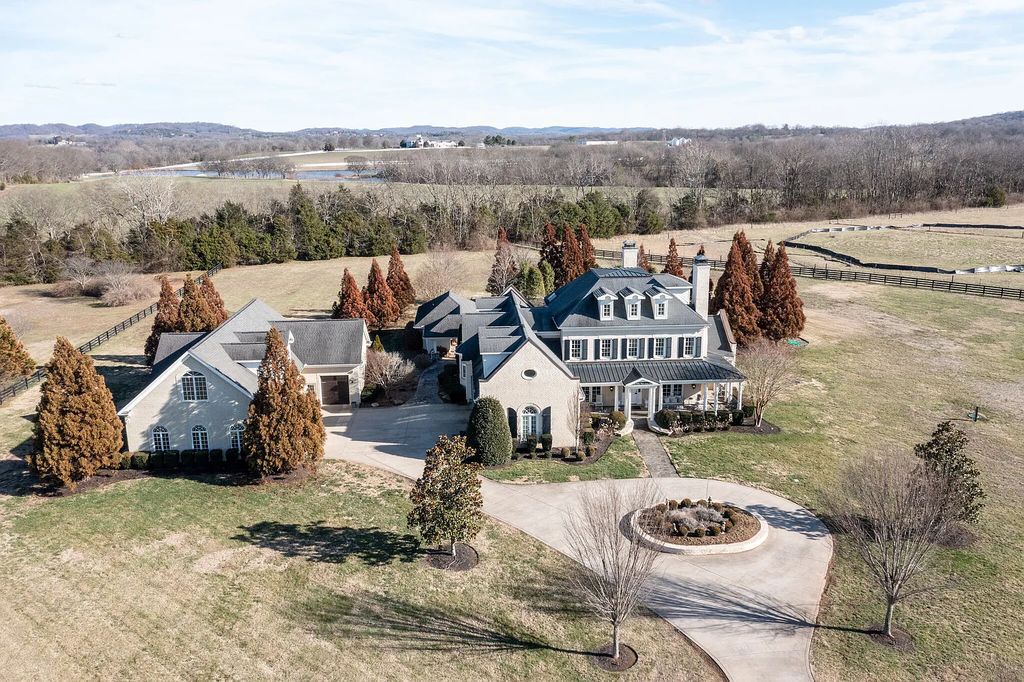 The Estate in Franklin is a luxurious home where you can entertain in a gorgeous outdoor living space now available for sale. This home located at 3301 Running Springs Ct, Franklin, Tennessee; offering 05 bedrooms and 07 bathrooms with 5,571 square feet of living spaces. 