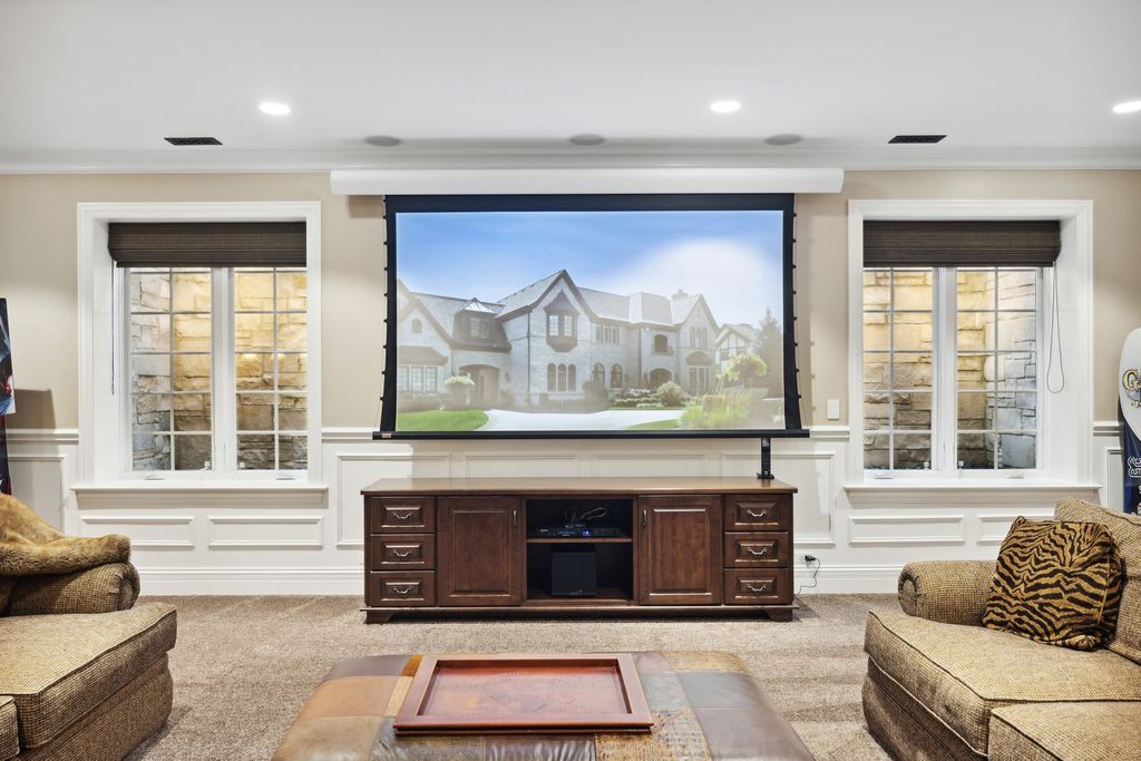 The Home in Elmhurst is an absolute masterpiece with a design perfect for everyday living as well as entertaining at every scale, now available for sale. This home located at 275 S Arlington Ave, Elmhurst, Illinois