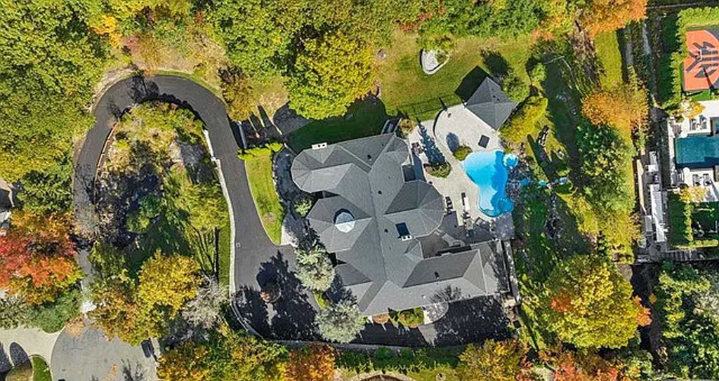 The Estate in Cresskill is a luxurious home offering unmatched privacy now available for sale. This home located at 14 E Hill Ct, Cresskill, New Jersey; offering 07 bedrooms and 10 bathrooms with 15,000 square feet of living spaces.