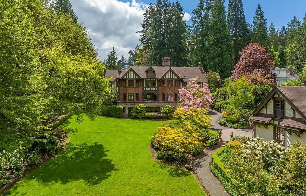 The Estate in Portland is a luxurious home featuring old world craftsmanship and extraordinary setting now available for sale. This home located at 1609 S Radcliffe Ct, Portland, Oregon; offering 05 bedrooms and 04 bathrooms with 4,580 square feet of living spaces.