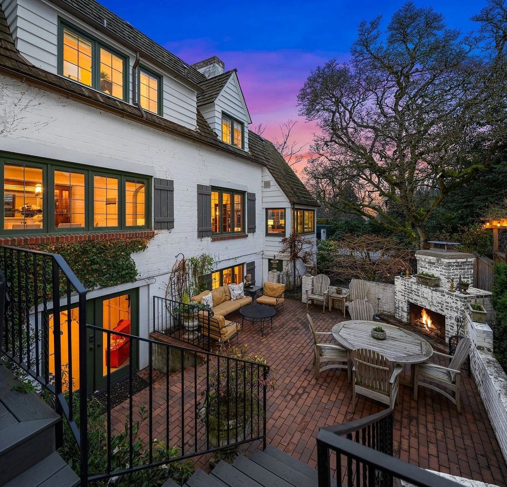 The House in Seattle meets modern amenities like the easy flow to outdoor courtyards for entertaining and plenty of space for your in-home offices, now available for sale. This home located at 5560 NE Ambleside Road, Seattle, Washington