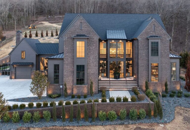 This $7.499M Spectacular Newly Built Estate in Brentwood, TN Encapsulates Beauty, Modernism, and Sophistication