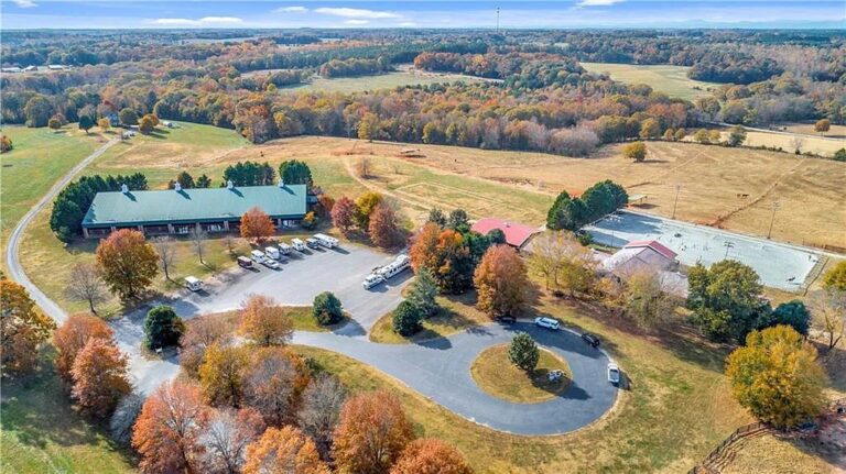This $8M Equestrian Farm Estate in Liberty, SC Open up Endless Opportunities for Your Wealth