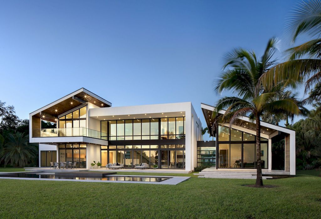 Windmill Ranches House in Florida by SDH Studio Architecture + Design