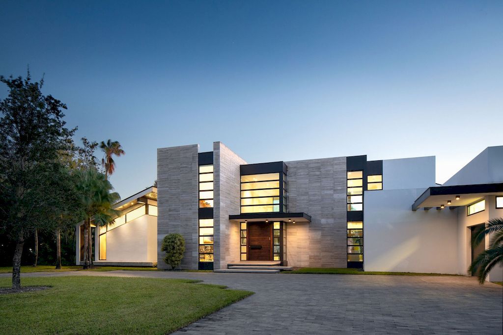 Windmill Ranches House in Florida by SDH Studio Architecture + Design