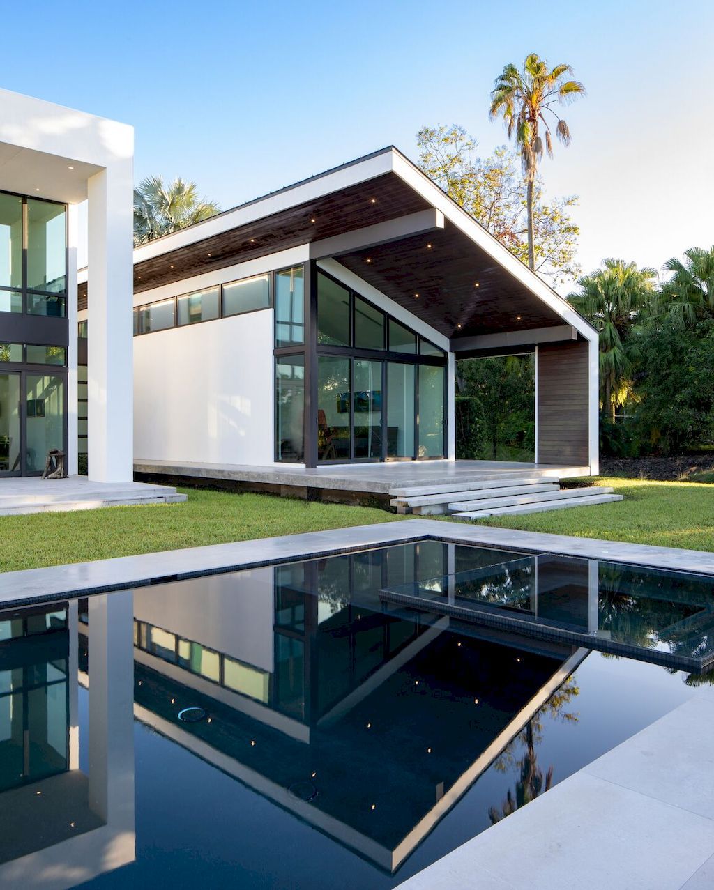 Windmill Ranches House in Florida by SDH Studio Architecture + Design