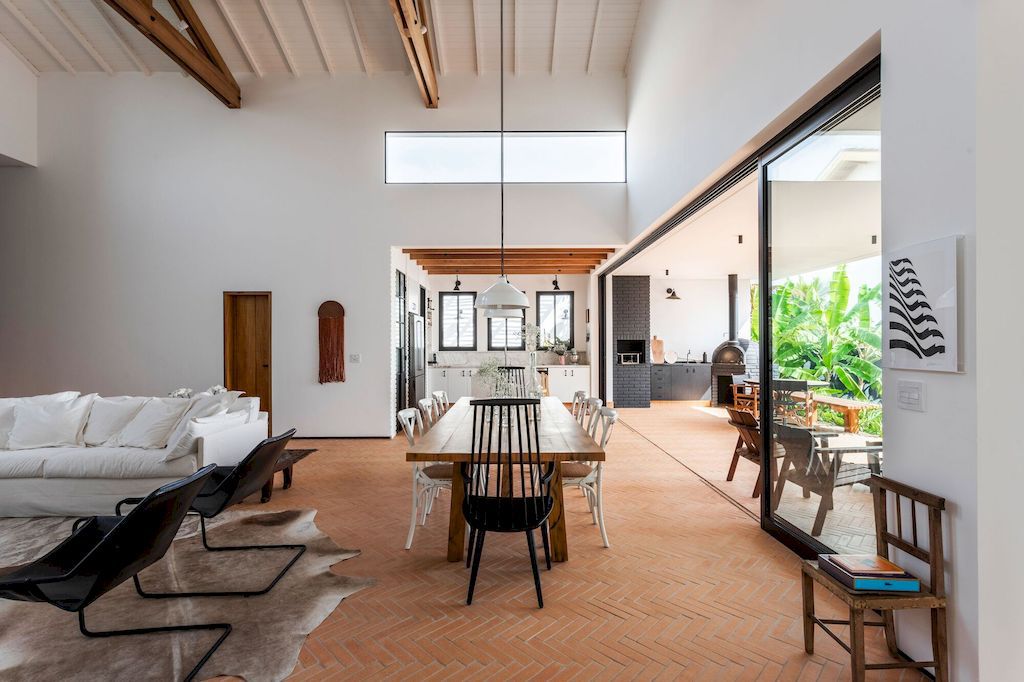 Assossego House Brings Natural Relaxation by Carol Miluzzi Arquitetura