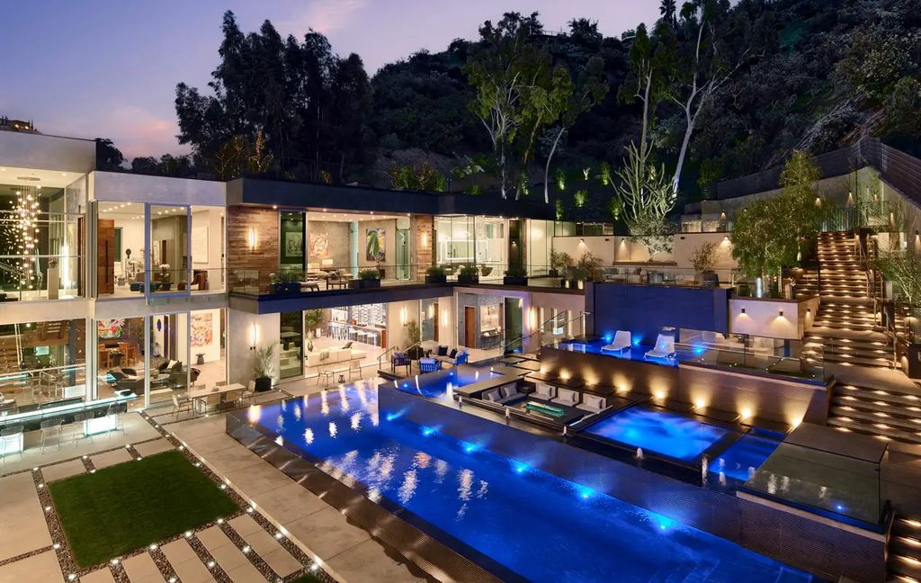 A Modern Masterpiece of Luxury Living in Iconic Los Angeles Locale hits The Market for $35.68 Million