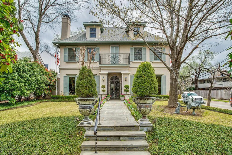 Amazed You With Luxurious Transitional Design And Exquisite Finishes, This Magnificent Home in Highland Park Texas Sells For $4.275 Million