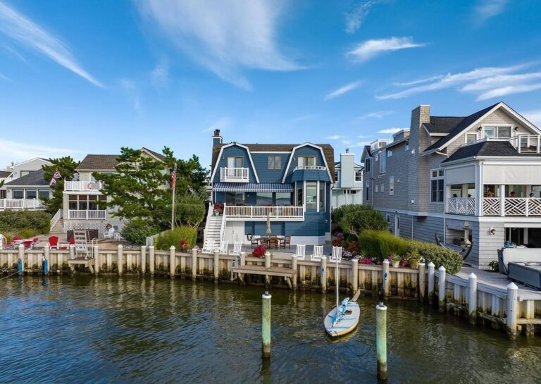 Attractive Bayfront Home with Spectacular Water Views and Stunning