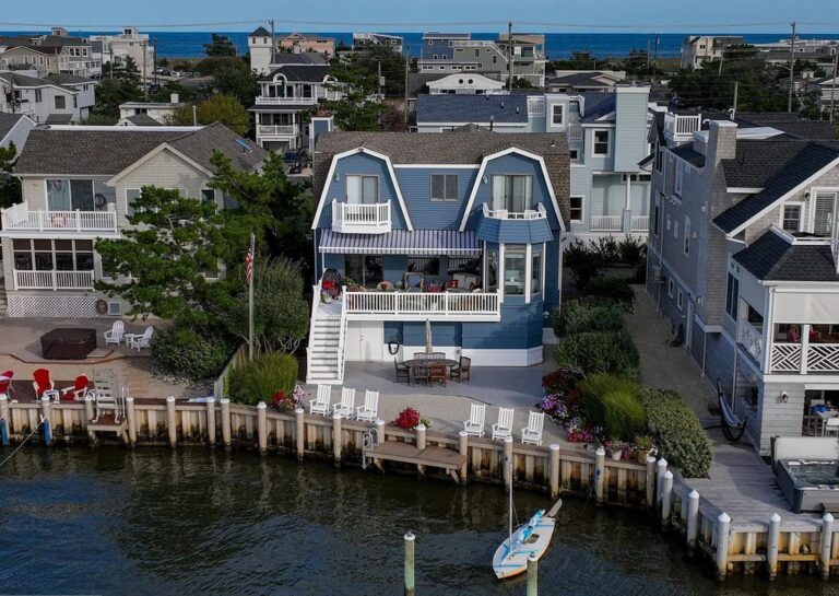 Attractive Bayfront Home with Spectacular Water Views and Stunning