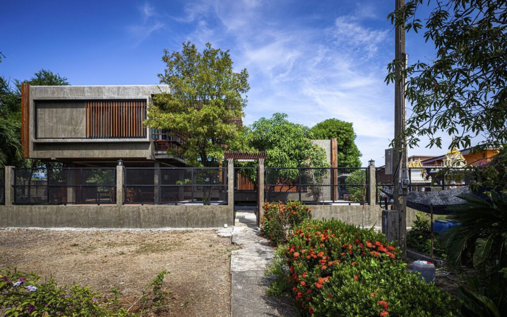 BULBUL House with Living Space Extension by Volume Matrix Studio