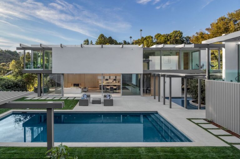 Bel Air House, Stunning house with roofed beam system by DARX Studio