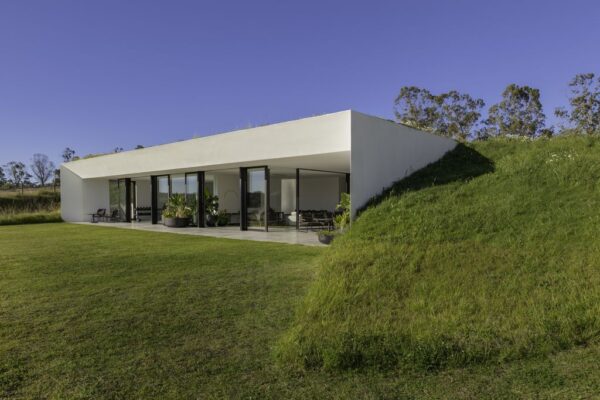 Buried House, a Stunning Beach House in Uruguay by Kallos Turin