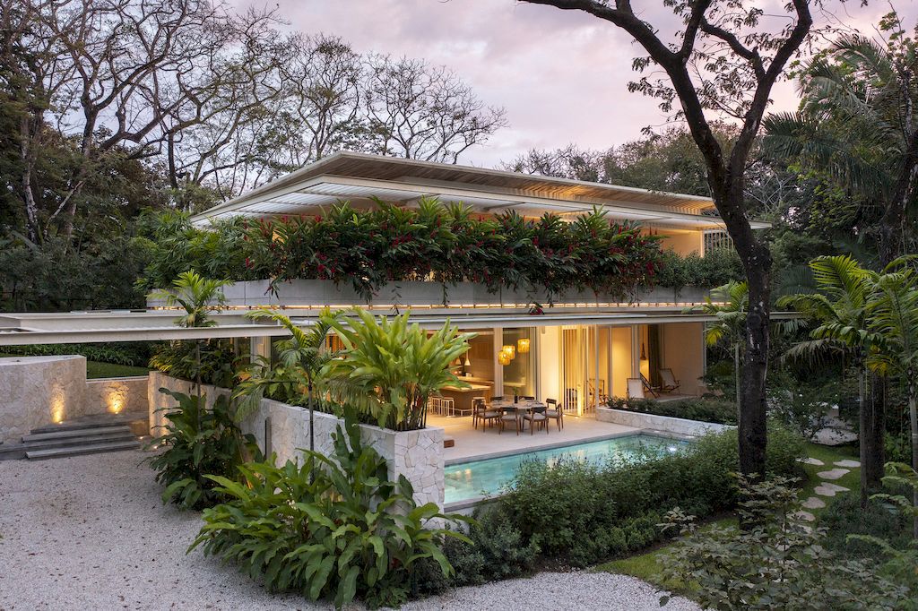 Casa Azucar, an Oasis Blends Indoor and Outdoor Living by Studio Saxe