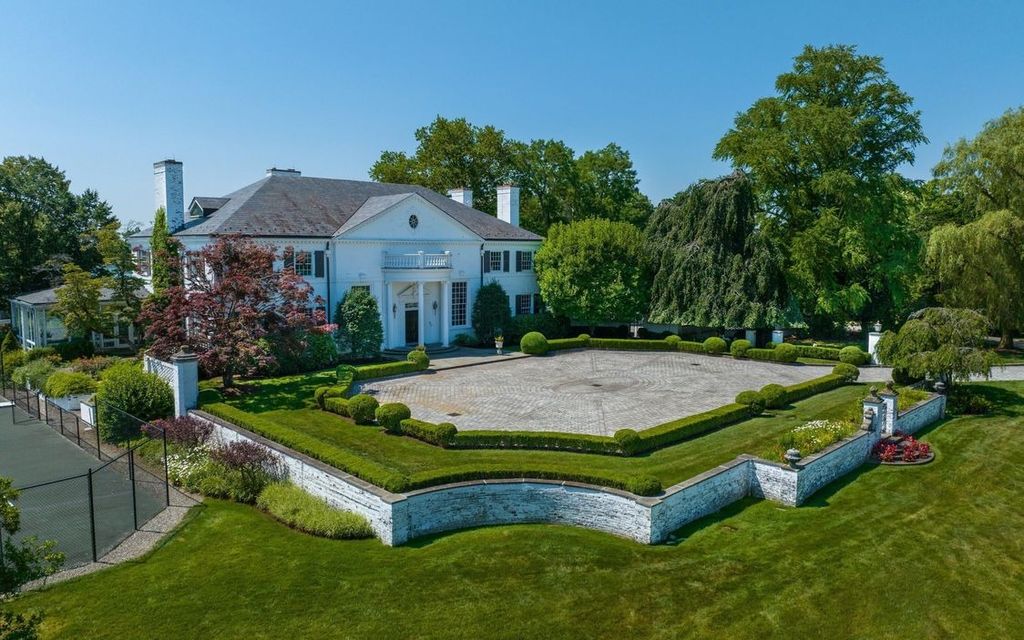 The Estates in Greenwich is a significant waterfront estates with breathtaking water views from sunrise to sunset, now available for sale. This home located at 21 Vista Dr, Greenwich, Connecticut