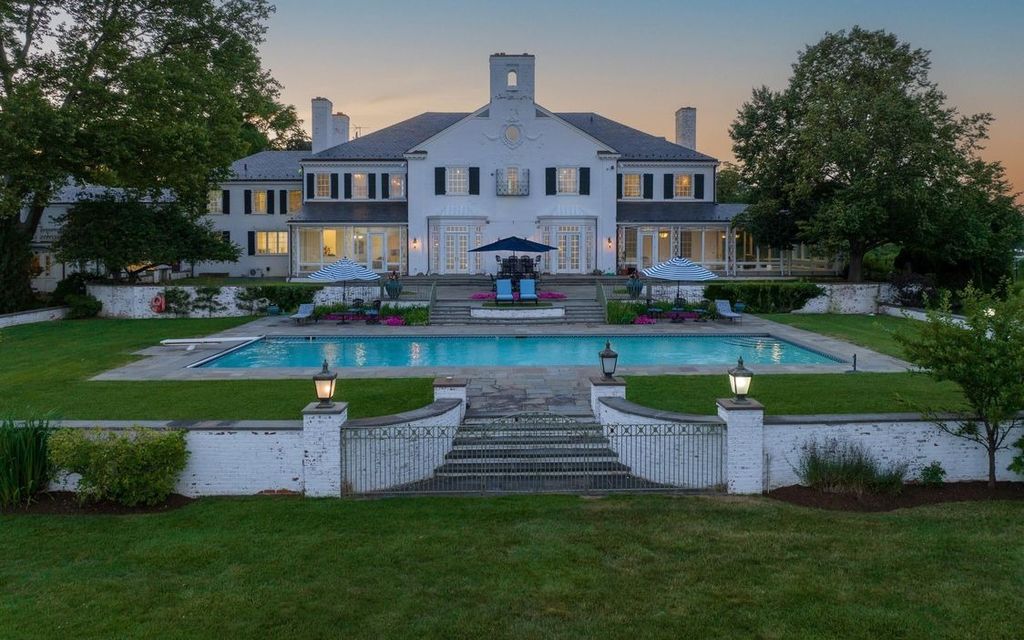 The Estates in Greenwich is a significant waterfront estates with breathtaking water views from sunrise to sunset, now available for sale. This home located at 21 Vista Dr, Greenwich, Connecticut