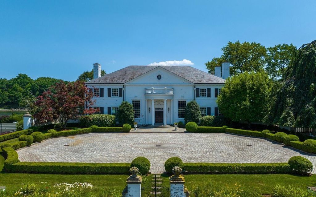 The Estates in Greenwich is a significant waterfront estates with breathtaking water views from sunrise to sunset, now available for sale. This home located at 21 Vista Dr, Greenwich, Connecticut