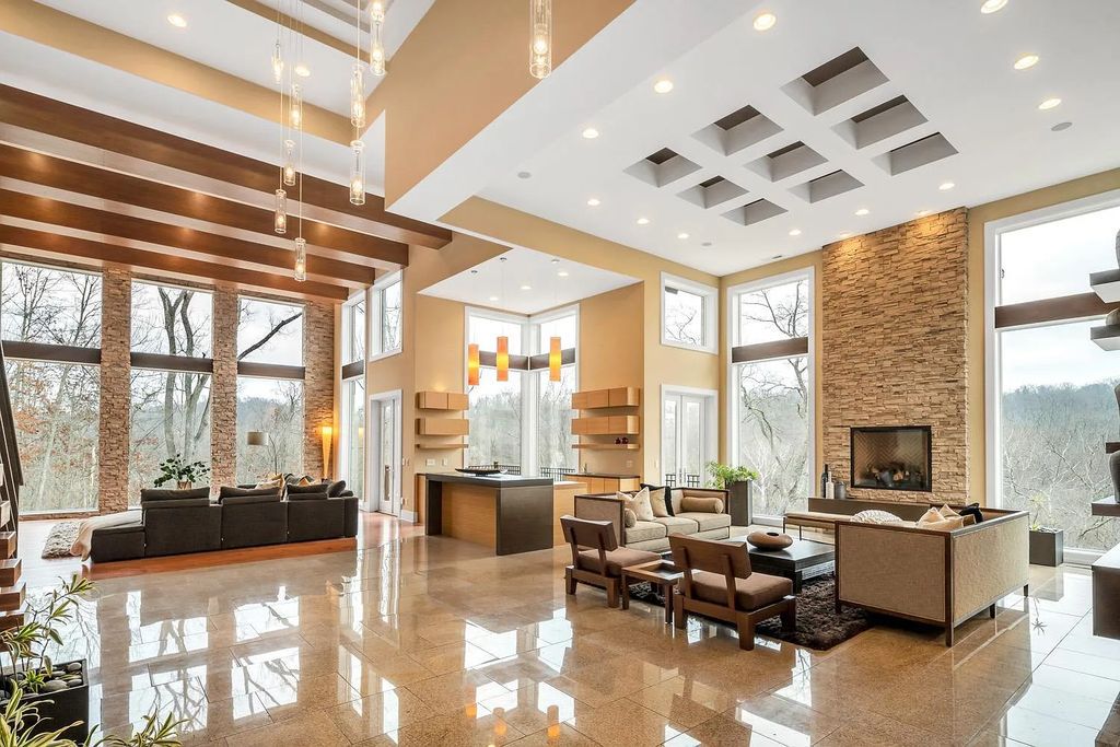 The Estate in Cincinnati is a luxurious home of resort-style living with grand areas for entertaining now available for sale. This home located at 8200 Muchmore Point Ln, Cincinnati, Ohio; offering 05 bedrooms and 08 bathrooms with 9,442 square feet of living spaces. 