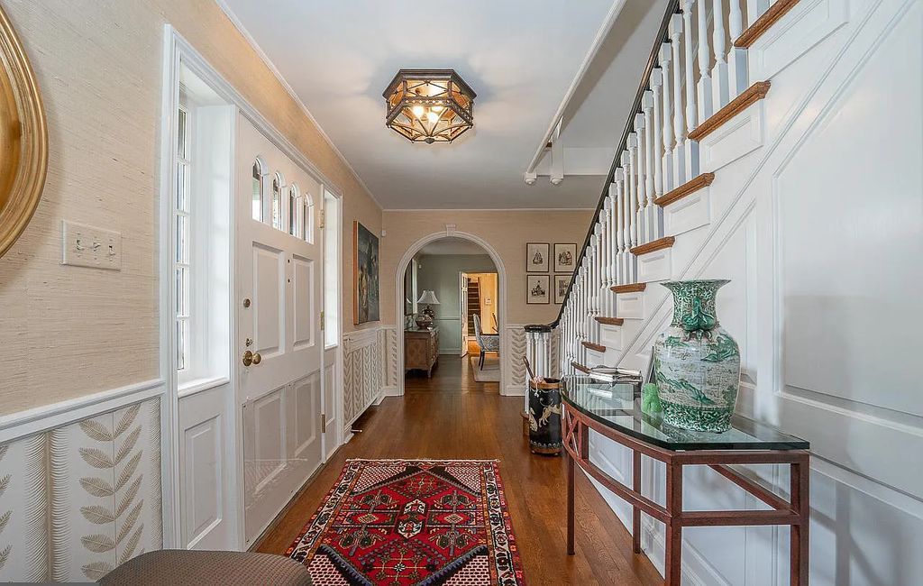 The Estate in Bryn Mawr is a luxurious home offerring the hallmarks of gracious, yet comfortable living now available for sale. This home located at 1208 Ridgewood Rd, Bryn Mawr, Pennsylvania; offering 05 bedrooms and 05 bathrooms with 5,188 square feet of living spaces.