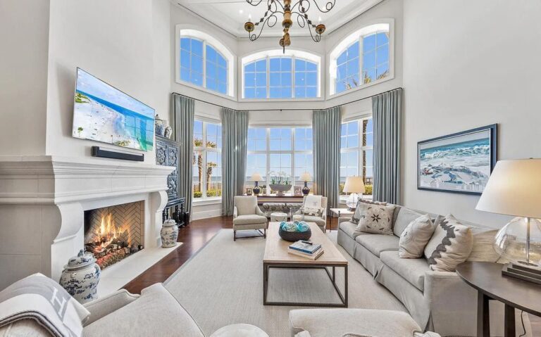 Curated visual reference: Picture Idea: Experience The Epitome Of Luxury Living With Stunning Oceanfront Estate