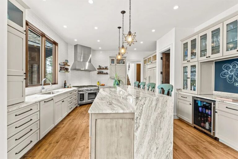 Luxury Waterfront Living at Old Wildlife Club on Lake James in North