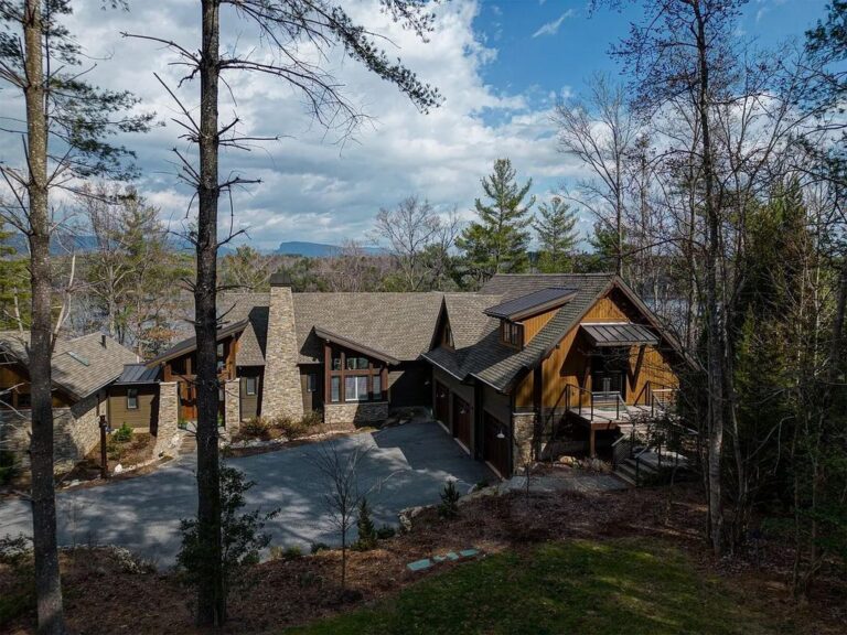 Luxury Waterfront Living at Old Wildlife Club on Lake James in North