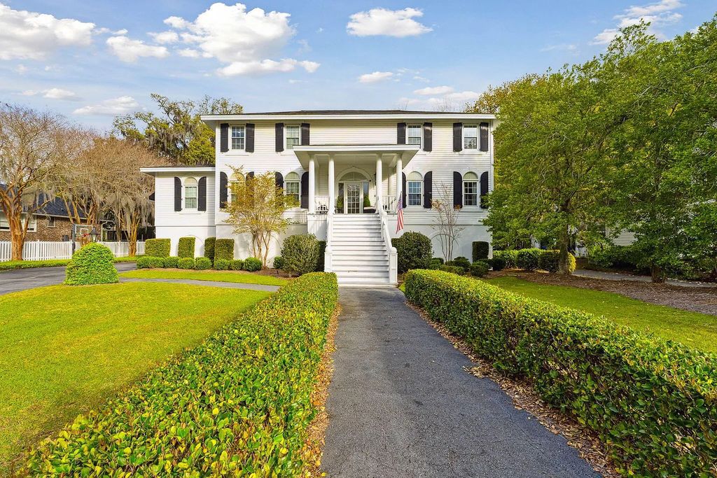 The Estate in Charleston is a luxurious home extensively renovated from late 2020 through late 2022 now available for sale. This home located at 98 Indigo Point Dr, Charleston, South Carolina; offering 04 bedrooms and 05 bathrooms with 4,800 square feet of living spaces.