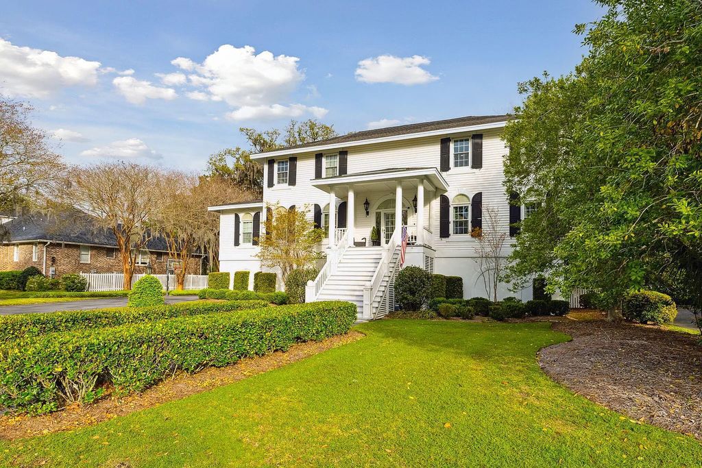 The Estate in Charleston is a luxurious home extensively renovated from late 2020 through late 2022 now available for sale. This home located at 98 Indigo Point Dr, Charleston, South Carolina; offering 04 bedrooms and 05 bathrooms with 4,800 square feet of living spaces.