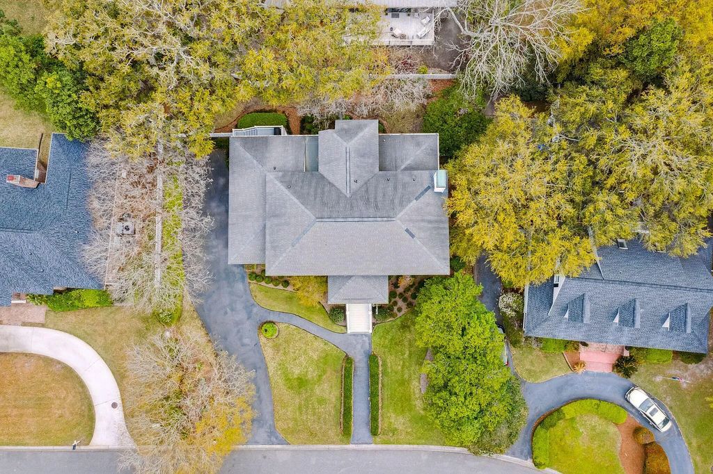 The Estate in Charleston is a luxurious home extensively renovated from late 2020 through late 2022 now available for sale. This home located at 98 Indigo Point Dr, Charleston, South Carolina; offering 04 bedrooms and 05 bathrooms with 4,800 square feet of living spaces.