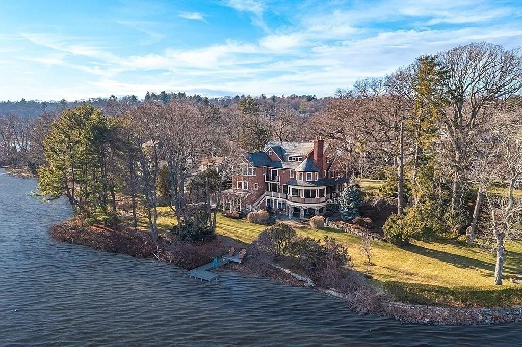 The Estate in Winchester is a very special opportunity that exudes class and elegance, now available for sale. This home located at 8 Niles Ln, Winchester, Massachusetts