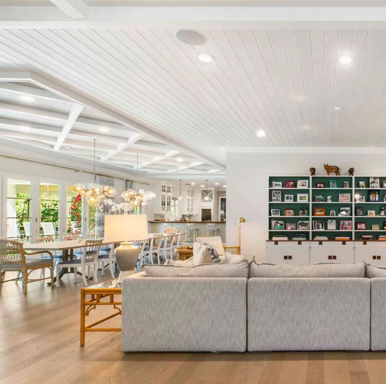 Stunning 8 Million Luxury Home in Equestrian Club Estates, Wellington