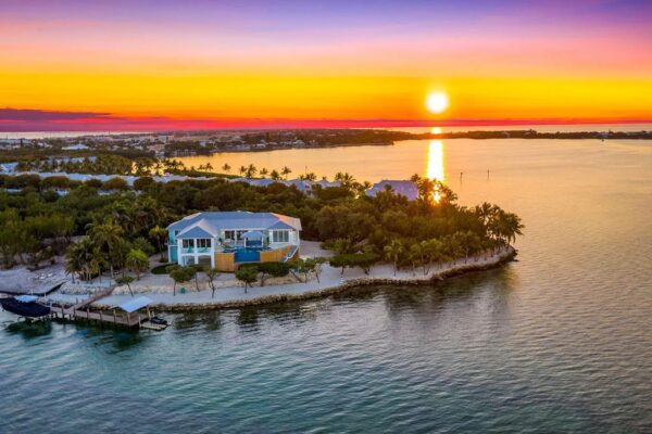 Photo inspiration: Fresh Look at Stunning Beachfront Paradise In Marathon Florida With Private Beach