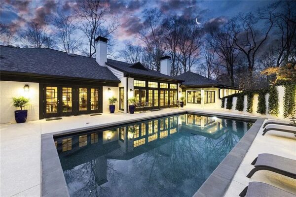 Traditional to Modern Aesthetic, This $3.895M House in Atlanta, GA for Who Love Blending the Best of the Old & New