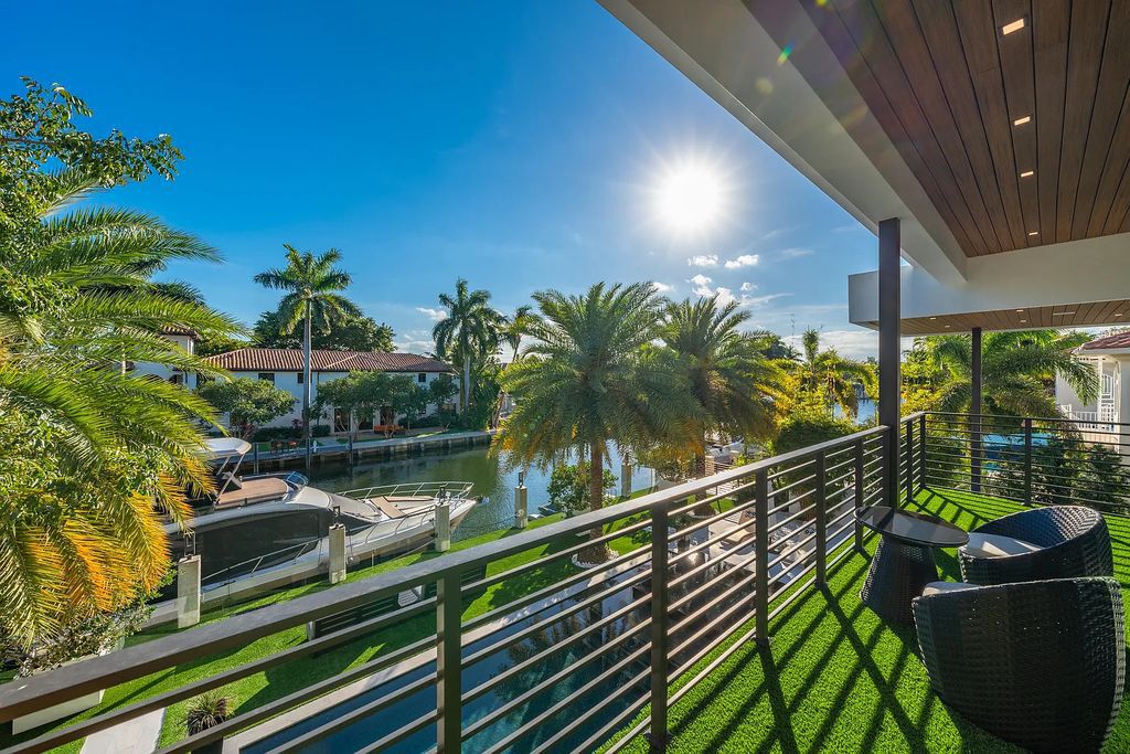 Luxuriate in style at 2542 Aqua Vista Boulevard, a magnificent waterfront property located in the esteemed Seven Isles community of Fort Lauderdale, Florida. The organic design and flawless finishes of this 5-bedroom, 8-bathroom home create a world-class living experience like no other.