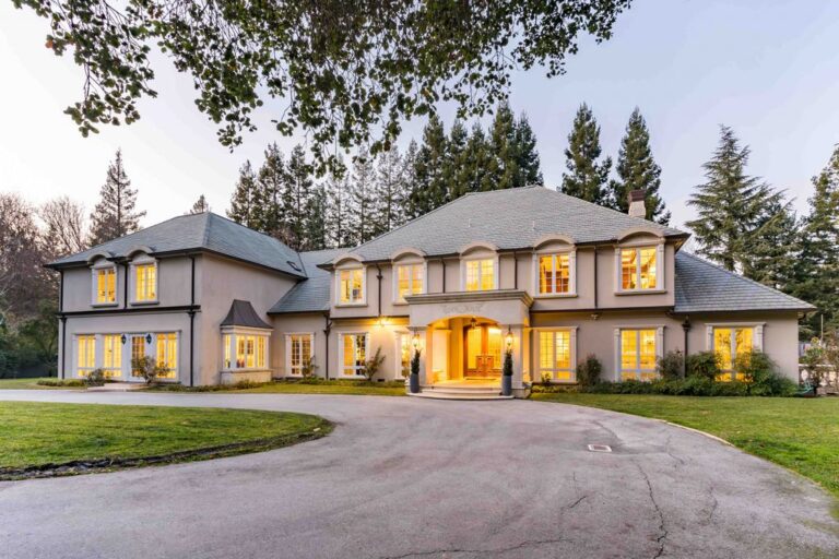 Exquisite Atherton Estate: A Harmonious Blend of Luxury and Privacy