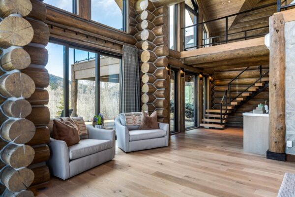 Off-the-Grid Luxury Mountain Estate on 49 Acres with National Forest ...