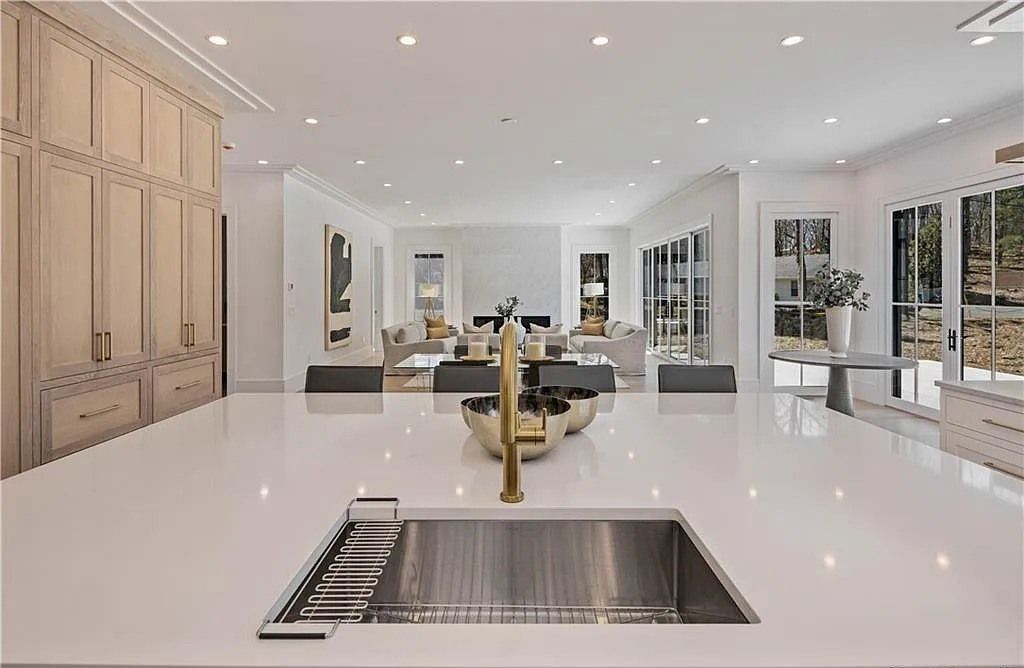 Convenience and Sophisticated Style: Ultra-Chic $4.75M Modern Colonial Farmhouse in New Canaan, CT