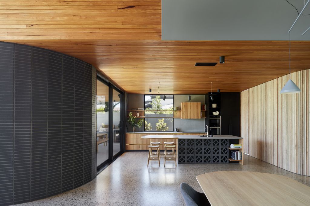 Kingswood House brings cozy, clear sense of home by Archaea Architects