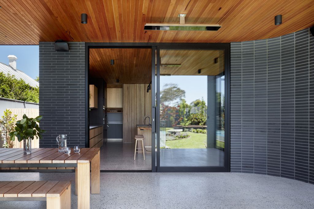 Kingswood House brings cozy, clear sense of home by Archaea Architects