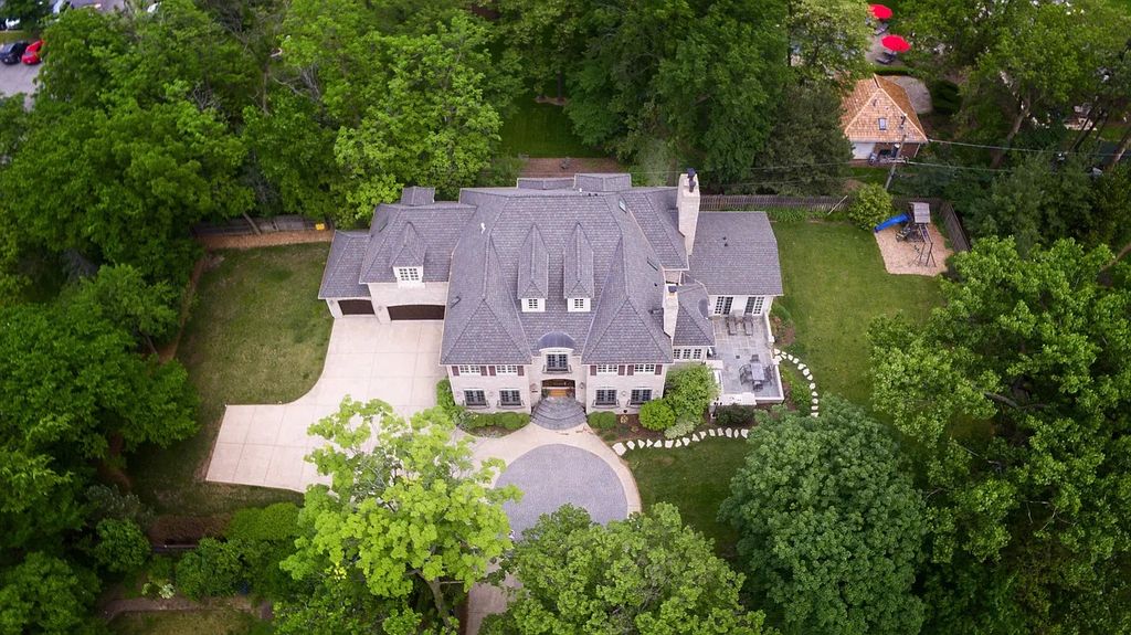 Luxury Living Amidst Nature: Serene Stone Estate in Hinsdale, IL Asks $2.399 Million