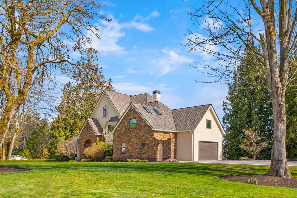 Luxury Meets Seclusion Your Dream $3.123M Home in Peaceful Snohomish, WA - A Haven of Privacy and Elegance