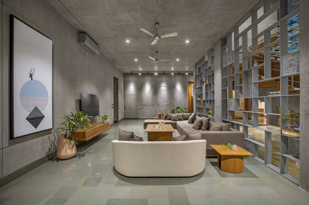 Madhuvilla The Concrete House, Prominent House by K.N.Associates