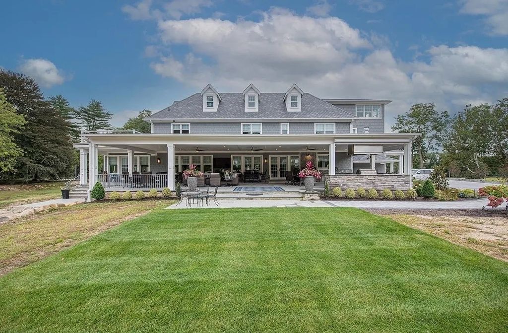 Mannetto Hill Manor! Magnificent Luxury Estate   in Huntington, NY for Sale at $5.971M, Overflowing with Elegant Amenities