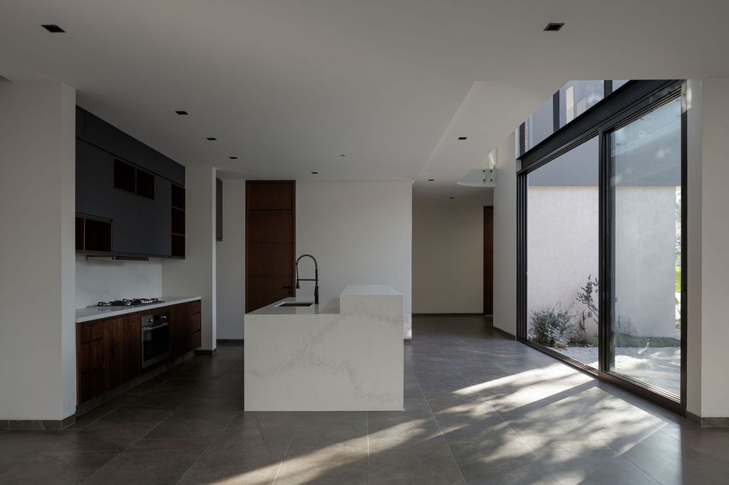 Mitica House, Modern and Minimalistic Project in Mexico by ArquiPartners