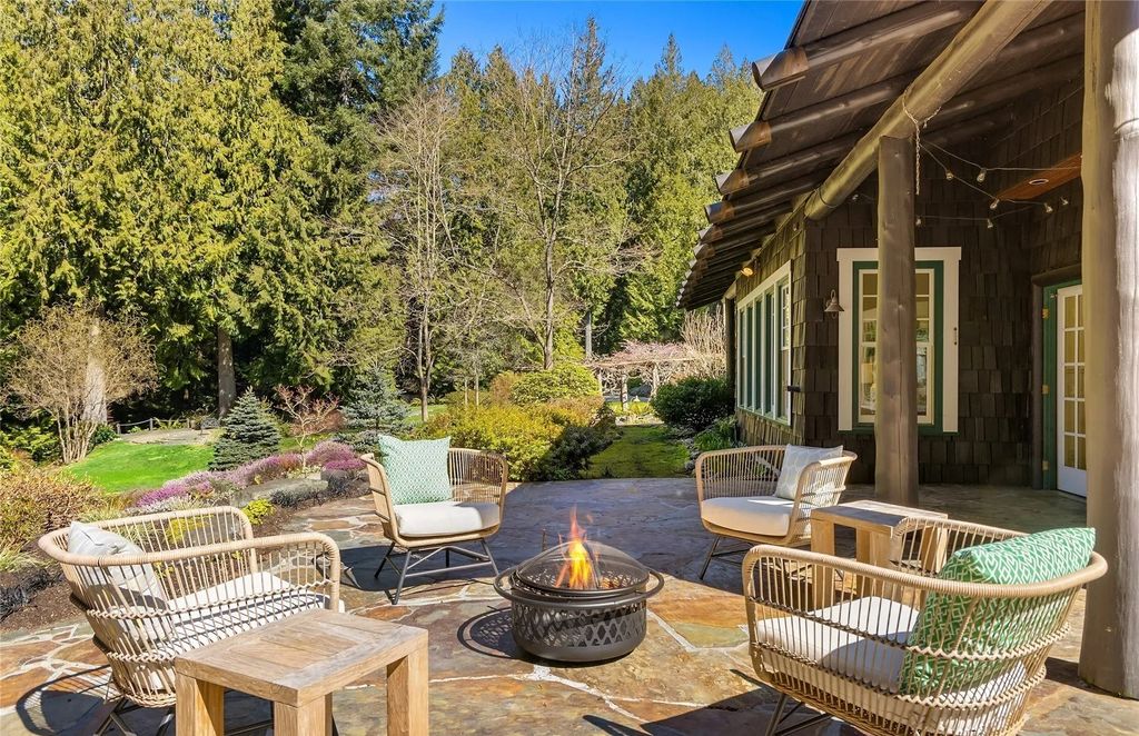 Priced at $4.2M, This Bainbridge Island Home Seamlessly Blends Modern Amenities With Serene Natural Surroundings