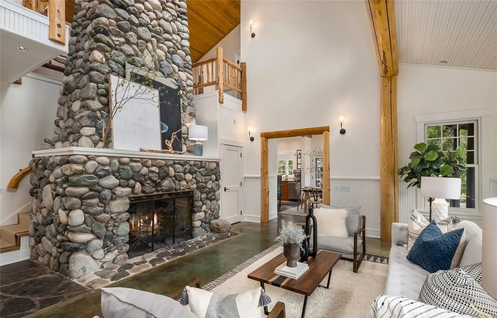 Priced at $4.2M, This Bainbridge Island Home Seamlessly Blends Modern Amenities With Serene Natural Surroundings