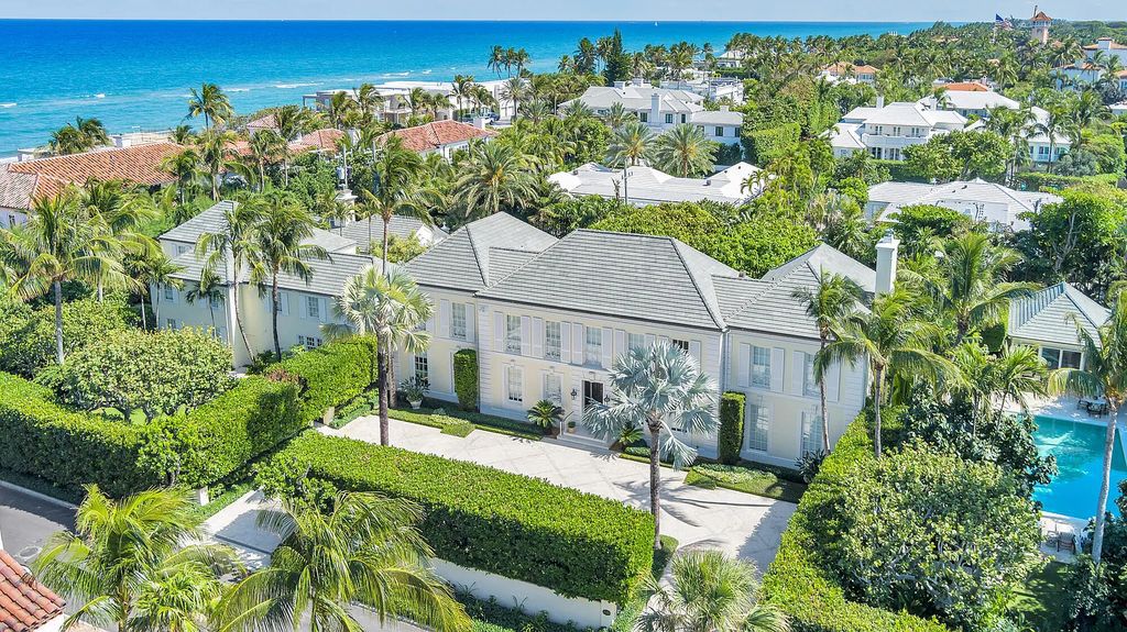 Welcome to 120 Via Del Lago, Palm Beach, Florida a Marion Sims Wyeth designed classic masterpiece. This 13,000+ sq ft Estate boasts 7 beds, 12 baths, expansive indoor/outdoor living areas, gardens, pool and separate guest house.