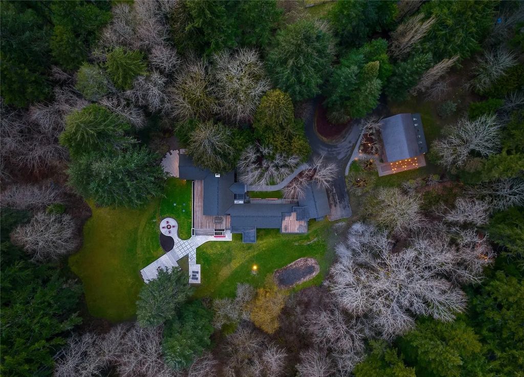 Stunning $4.95M Modern Architectural Masterpiece on 7.34 Acres of Tranquil Northwest Beauty in Bainbridge Island, WA