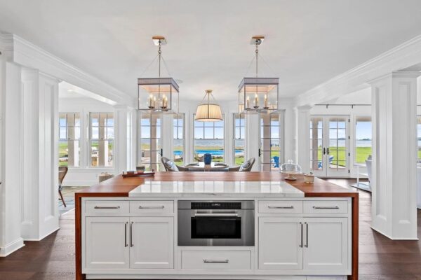 Stunning Waterfront Retreat in Stevensville, Maryland Boasts Awe ...